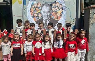 Efeler’in minikleri 23 Nisan’ı kutladı