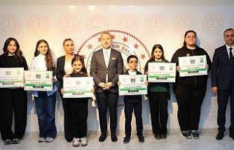 Elazığ’da ‘Bağımlılık’ temalı yarışmada ödüller verildi