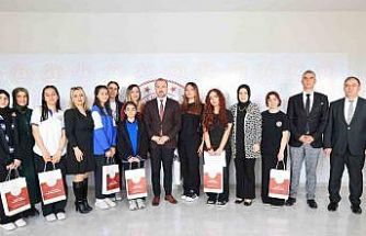 Elazığ’da derece giren öğrenciler ödüllendirildi