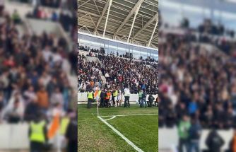 Elazığsporlu futbolcu gol sevincini polisle yaşadı