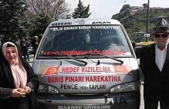 "Elmacı Dede" şehit polislerin hayrına elma dağıttı