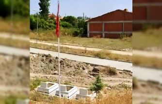 Emet’te inşaat ve yol arasında kalan şehit mezarları nakledildi