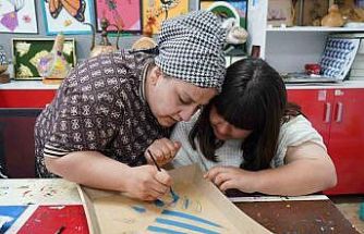 Engelsiz Yaşam Merkezi engelleri sanatla aşıyor