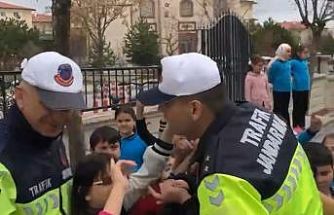 Erzincan’da öğrencilere trafik farkındalık eğitimi