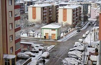 Erzurum güne yine karla uyandı, bölge için zirai don uyarısı geldi
