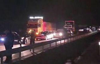 Erzurum’da jandarma aracının da karıştığı zincirleme kaza: 2 asker yaralı