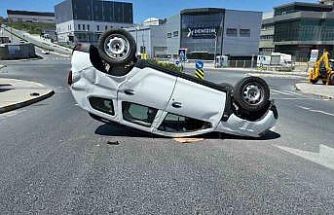 Esenyurt’ta kazaya karışan otomobil takla attı