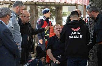 Eşinin cenazesinde fenalaştı, sağlıkçılar müdahale etti