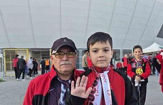 Eskişehirspor’un kritik karşılaşmasına dede-torun geldiler