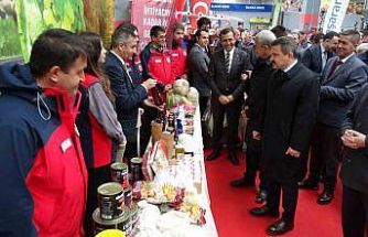Ezine’de 3. Gıda, Hayvancılık ve Tarım Teknolojileri Festivali’ne yoğun ilgi