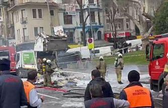 Fatih’te çöp kamyonunda yangın: Cadde trafiğe kapatıldı