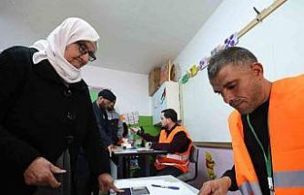 Filistin’de yıllar sonra yapılan seçimlerde "Abbas" üstünlüğü