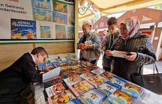 Filistinli akranları için hayal dünyalarını satırlara döktüler