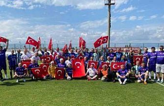 Futbol sahasında dostluklar rüzgarı esti