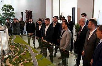 Galatasaray Yönetim Kurulu, teknik heyet ve futbolcular, RAMS Park House Maslak Satış Ofisi’ni ziyaret etti