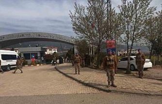 Gaziantep’te "Huzurlu Okul Önleri" uygulaması: 78 aranan şahıs yakalandı