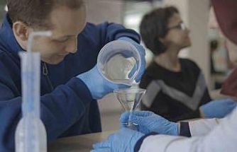 Gençler ve özel bireyler sakız kokulu kolonya üretti