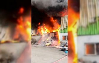 Geri dönüşüm fabrikasında yangın çıktı