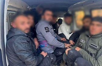 Göçmenler balık istifi gibi taşınırken yakalandılar