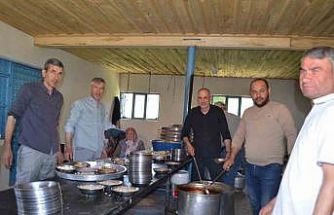 Gördes’te geleneksel köy hayrına yoğun katılım