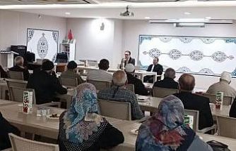 Hacı adaylarına kutsal yolculuk öncesi bilgilendirme