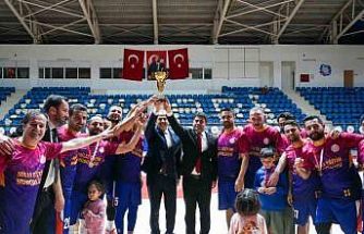 Hakkari şampiyonluk kupası Milli Eğitim Müdürlüğü’nün