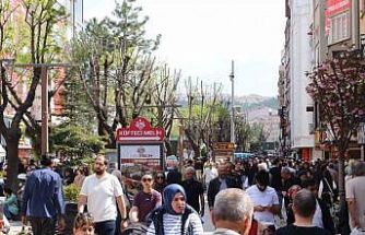 Hamamyolu’nda bahar yoğunluğu: İğne atsan yere düşmüyor