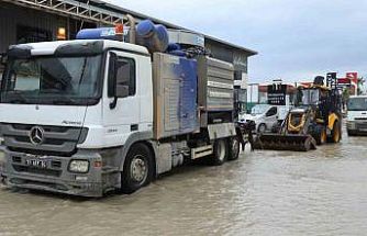 Hatay Büyükşehir Belediyesi ekipleri, 110 noktaya müdahale ederek 32 vatandaşı kurtardı