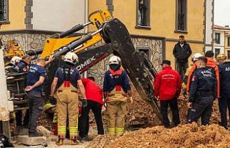 Hayatını kaybeden işçinin cansız bedeni göçük altından çıkarıldı