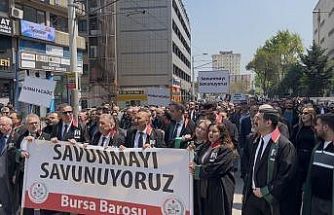 Hukuk camiası Bursa’da  genç avukat için adalet yürüyüşü düzenlendi