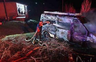 Iğdır’da muhtara ait minibüs yandı: Kundaklama şüphesi