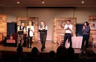 İncirliova’da Kim Haklı adlı tiyatro izleyicilerden tam not aldı