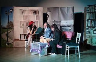 İncirliova’daki tiyatro oyununa vatandaşlardan yoğun ilgi