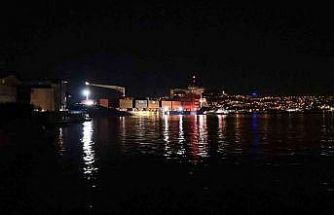 İstanbul Boğazı’nda gemi yalıya metreler kala karaya oturdu, geçişler geçici olarak durduruldu