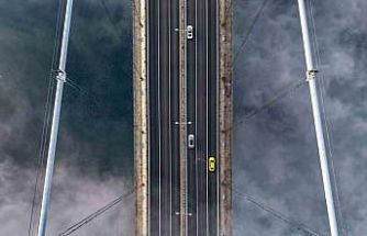 İstanbul’daki yoğun sis Boğaz’da görsel şölen oluşturdu