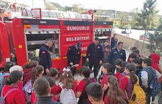 İtfaiye ekiplerinden öğrencilere eğitim