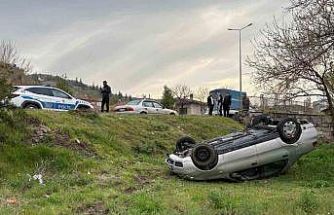 İzinsiz aldığı otomobille kaza yaptılar: 2 yaralı