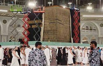 Kabe-i Muazzama duvarları bakıma alındı