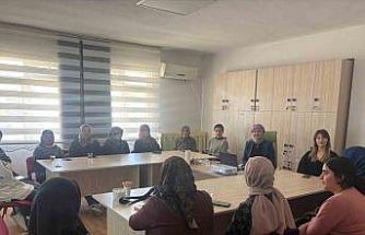 Kadınlara yanlış ilaç tüketiminin riskleri anlatıldı