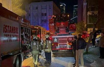 Kağıthane’de 5 katlı iş hanında yangın