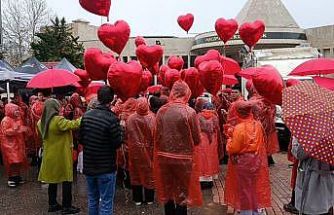 Kahramanmaraş’ta kalp balonlarıyla otizme dikkat çekildi
