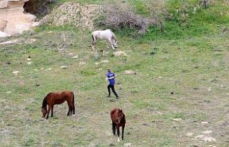 Kapadokya’da sporcular hem zamana hem zorlu doğa şartlarına meydan okudu