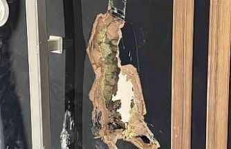 Kapıyı parçalayarak takılmamış lavabo bataryalarını çaldılar