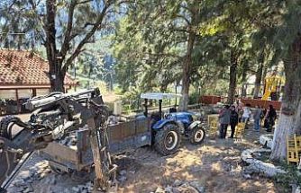 Karaburun’da Nergis Çay Bahçesi’nin çocuk parkı yapılması protesto edildi