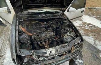 Karaman’da alev alan otomobil kullanılamaz hale geldi