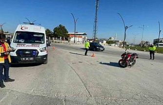 Karaman’da motosiklet kazası kamerada: 1 yaralı