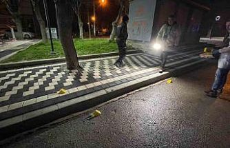 Karaman’da tüfekle rastgele ateş açıldı: Saçmalar otomobil ile binaya isabet etti