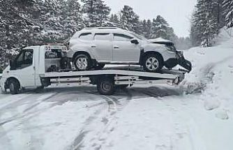 Kars’ta kar yağışı kazaya neden oldu:  Kazda 1 kişi yaralandı