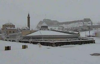 Kars’ta yer gök beyaz: Kar kalınlığı 30 santimi aştı