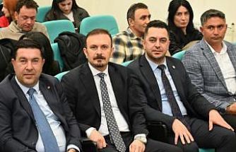 Kars’ta, "Zirvede Kadın" paneli yoğun ilgi gördü